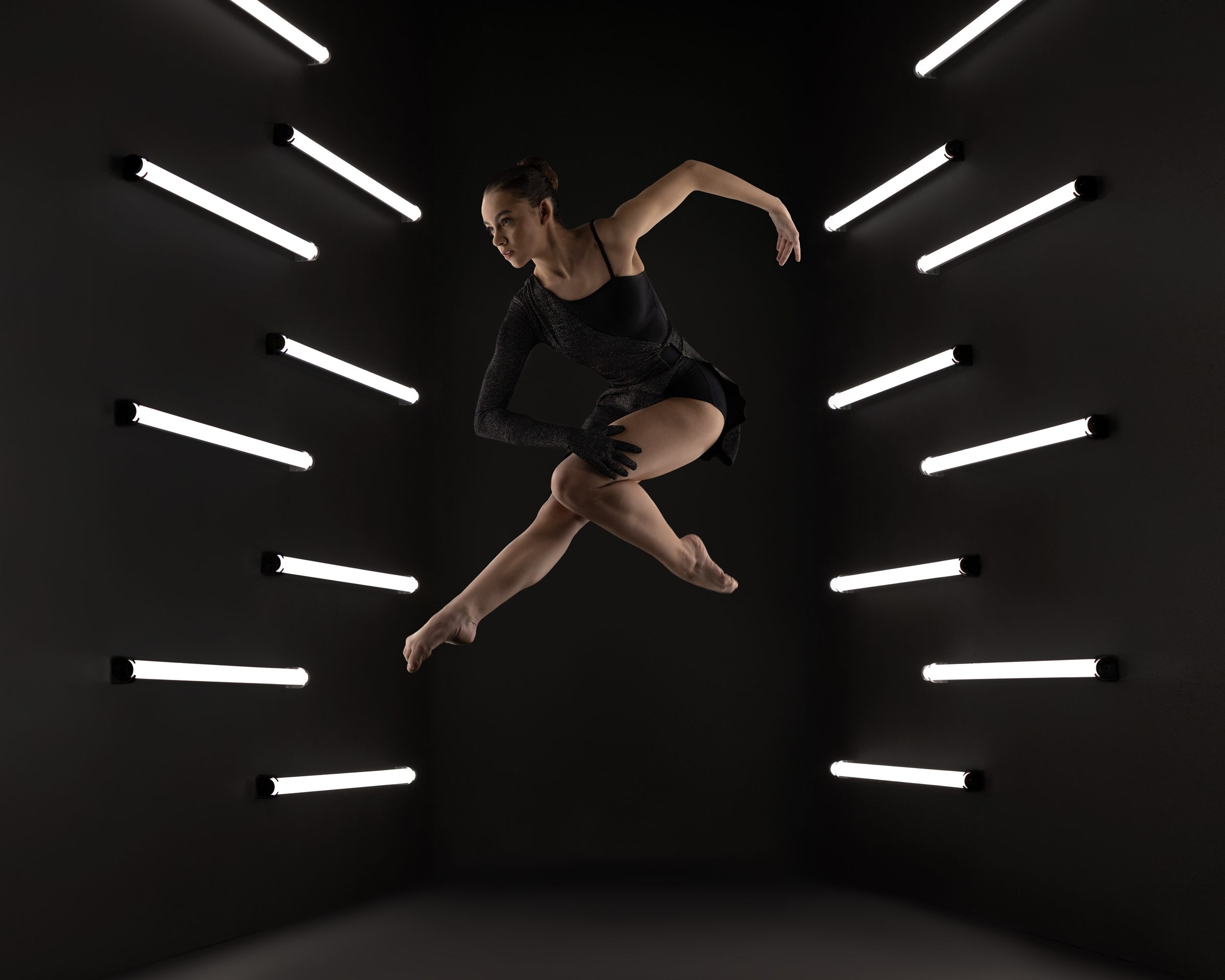 Weissman black - bold silhouette