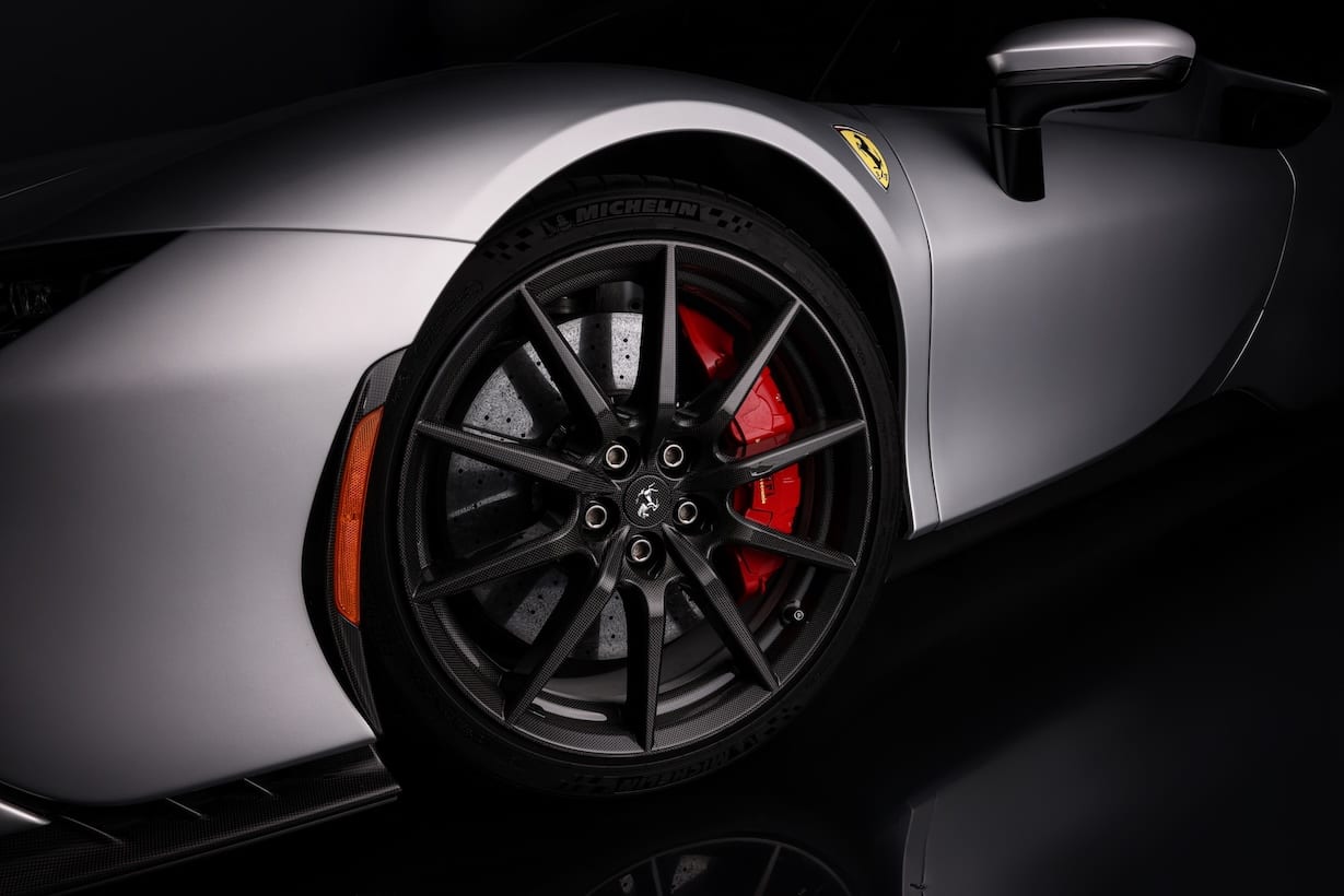 Ferrari SF90 body line and paint detail